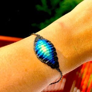HAND MADE ARTISANAL MACRAME EVIL EYE BRACELET Blue made in Patagonia